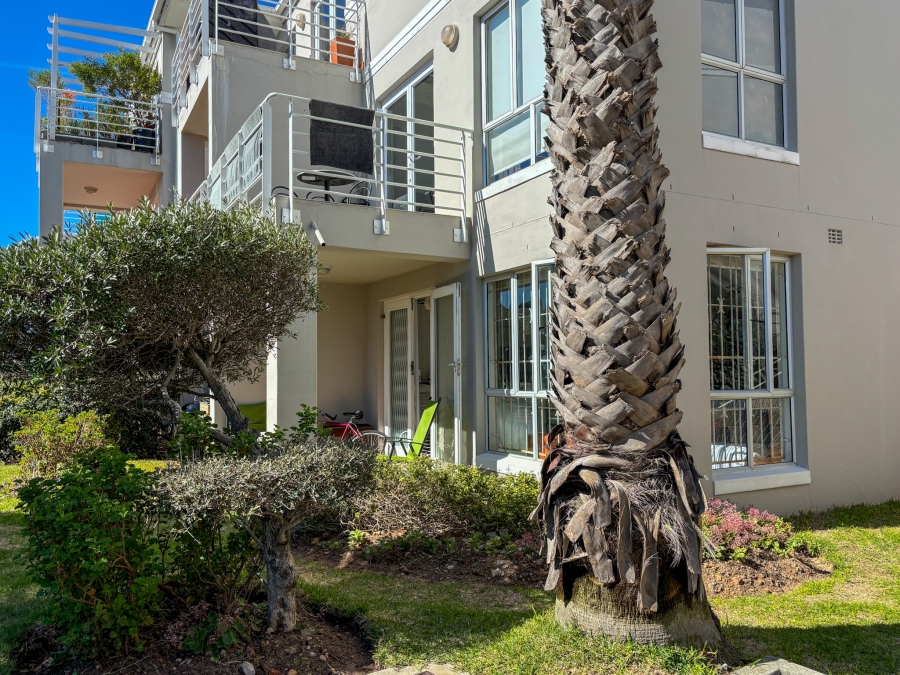 1 Bedroom Property for Sale in Vredehoek Western Cape